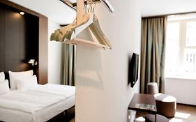 Motel One Prague-Florentinum